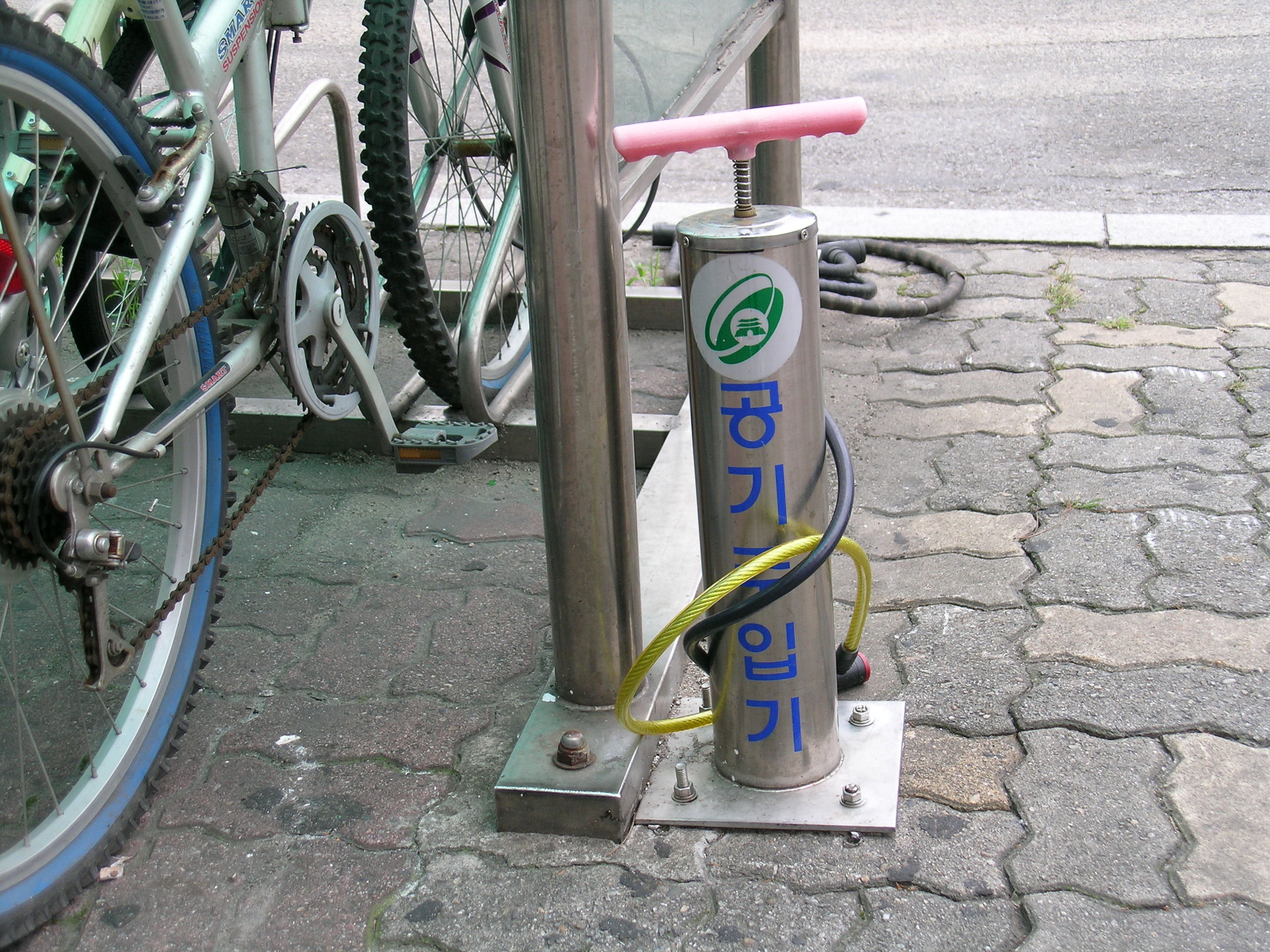 heavy duty bike pump